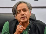 शशि थरूर बोले हमें पाकिस्तानी खिलाड़ियों से हाथ मिलाना चाहिए था, बोले उनको क्या…See More