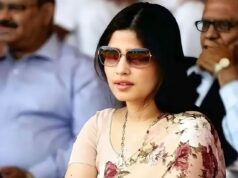 संसद में दूध लेकर पहुंची डिंपल यादव बोली अब मै RSS वालों को इसे